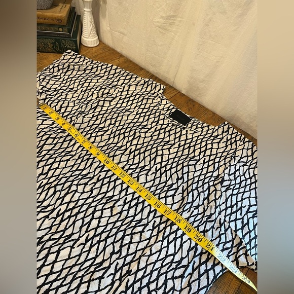 🤍GESTUZ – Black & Gray Graphic Print Top – Size 40 - Picture 8 of 11